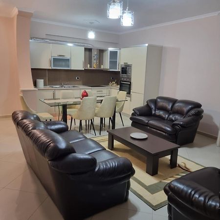 Alex Apartment فلورا المظهر الخارجي الصورة
